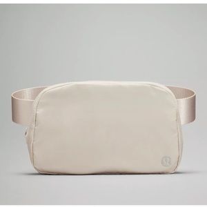 Lululemon Everywhere Belt Bag
